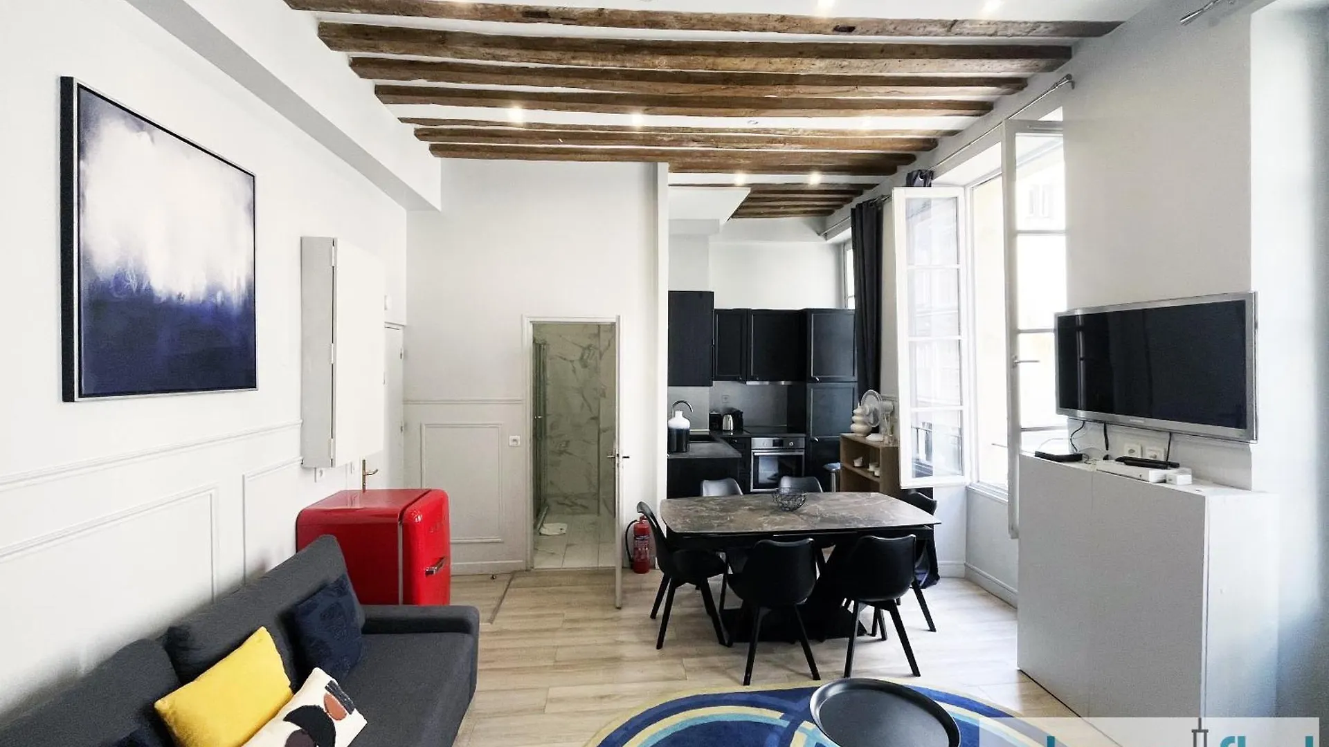 44 - Pretty 2 Bdr Flat In Apartment Paris
