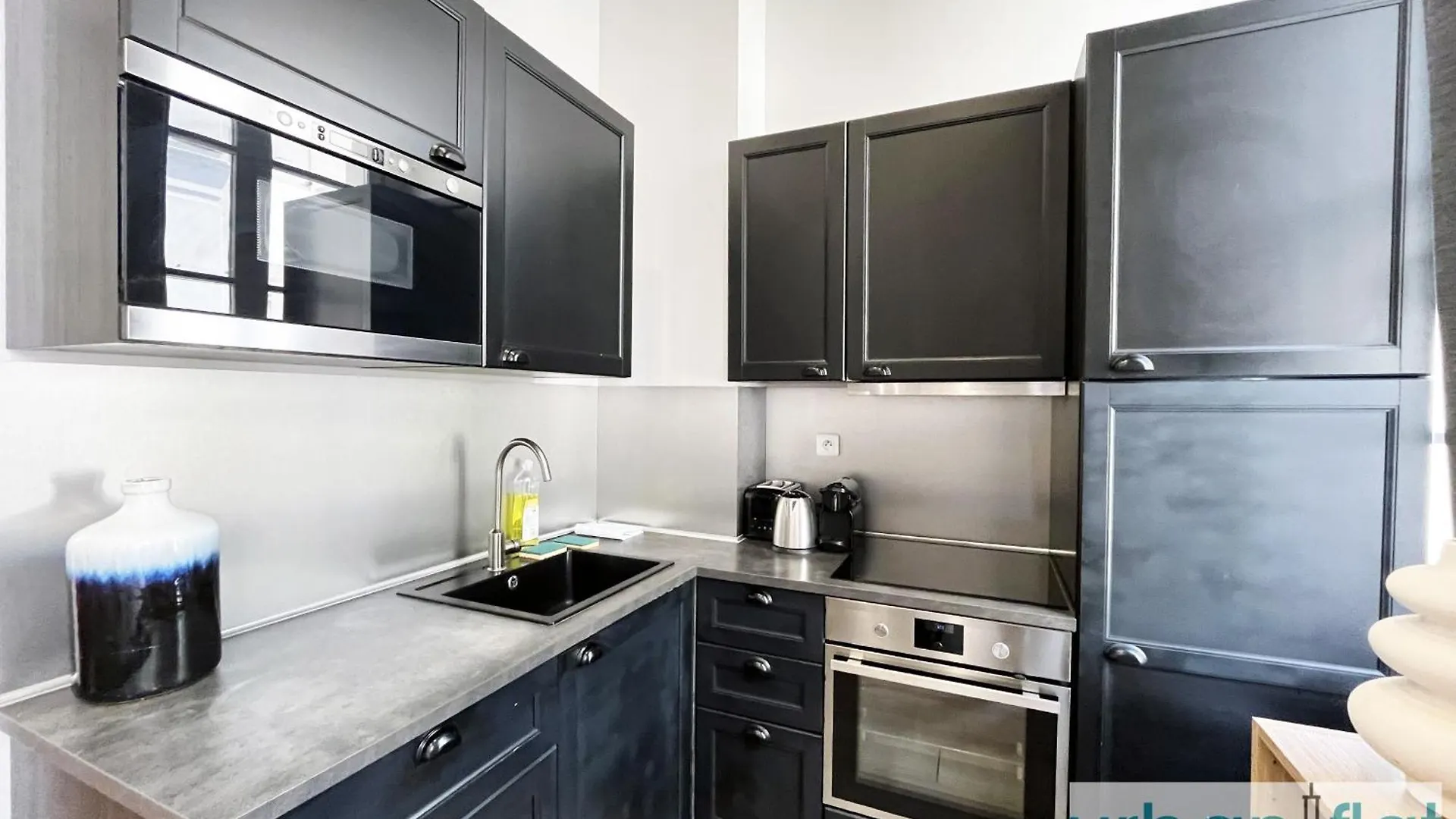 44 - Pretty 2 Bdr Flat In